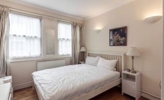 Bright 2 Bedroom Flat in Central London