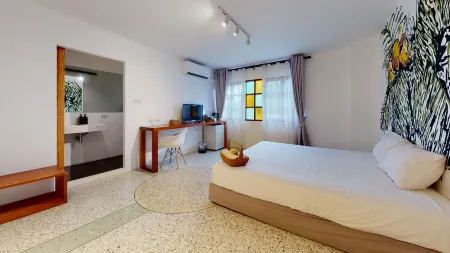 Vish Coco Gallery Hotel Отели рядом с достопримечательностью «Wat Chan Thattharam»