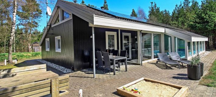 "Jensen" - 700m to the Fjord Hotels in Varde