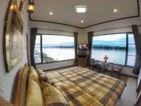 Chandra Varin Riverfront Hotels in Chiang Khan District