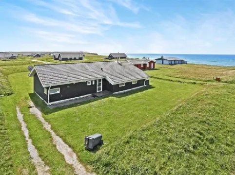 "Mette" - 98m from the Sea