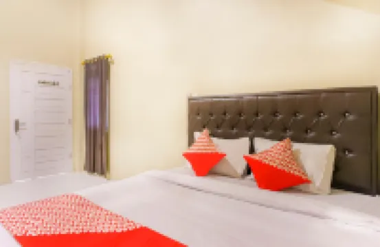 OYO 1512 Hotel Harley Hotels in Sukakarya