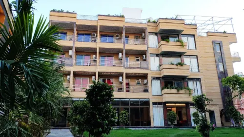 Jjk Rukmini Vilas Hotel & Banquet Hotels in Muzaffarpur
