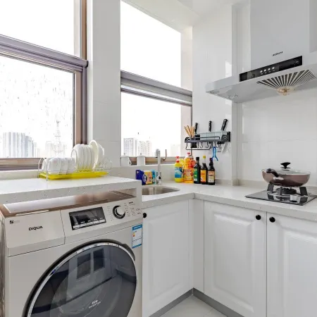 Qunzhu Smart Apartment Fifty Middle School West Campus Jinshui Guang Guozhen Plaza (Jinniu Road)