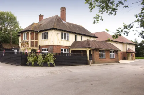 Premier Inn Lymington (New Forest, Hordle) - parking