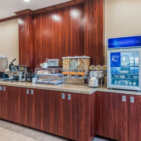 Comfort Inn & Suites