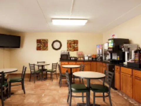 Super 8 by Wyndham West Fargo Main Ave ND Hotels in Cass County