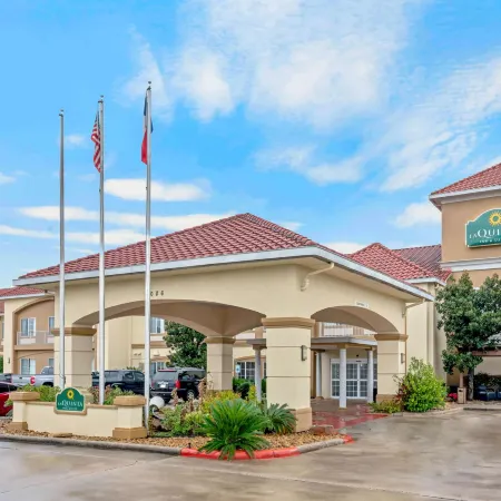 La Quinta Inn & Suites by Wyndham Conroe