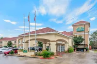 La Quinta Inn & Suites by Wyndham Conroe - Pet friendly