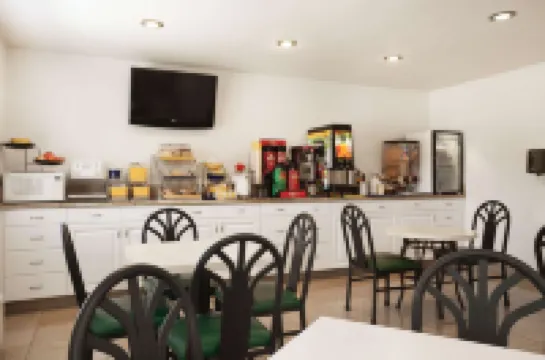 Days Inn by Wyndham Oceanside