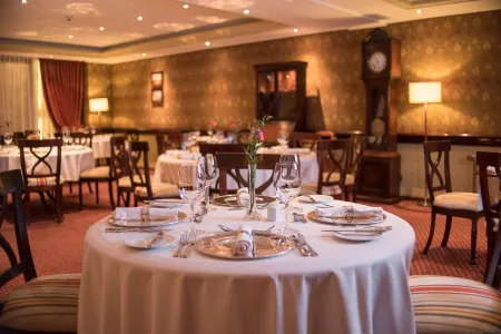 Hotel Plaza San Francisco Отели рядом с достопримечательностью «Культурный центр, монетный двор и площадь Сьюдадана»