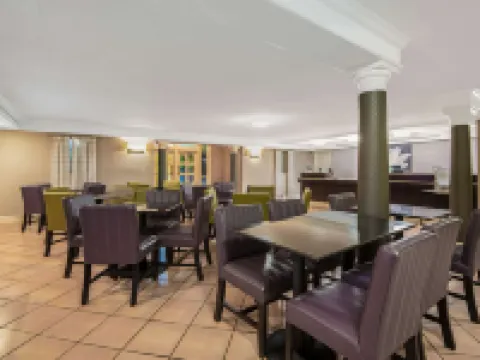 ลากินตาอินน์ บายวินด์แฮม แซนแอนโทนิโอ I-35 นอร์ท ที่เทิปเพอร์ไวน์ โรงแรมในLive Oak