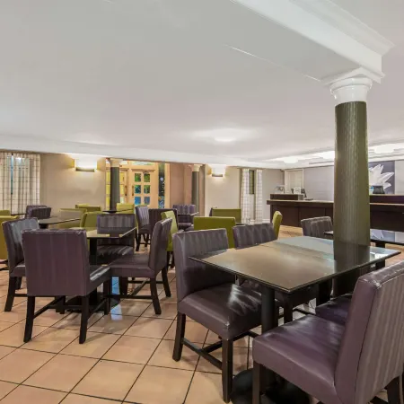 La Quinta Inn by Wyndham San Antonio I-35 N at Toepperwein