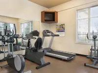 Days Inn by Wyndham Ottawa Airport Hotels near EY Centre