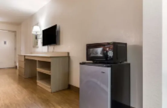 Motel 6 Raleigh, NC Cary