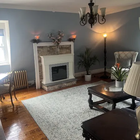 2Br Private Victorian Apartment in City Location on Half Acre Sleeps 5