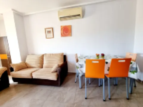 Apt  Near Center & Port