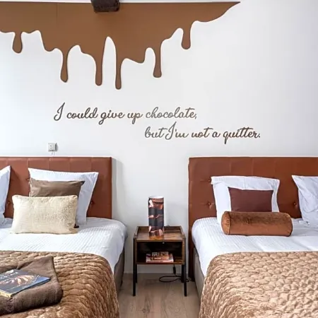 The Chocolate Suites Отели рядом с достопримечательностью «Стадион «Ян Брейдел»»