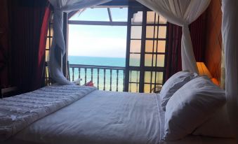 Full Moon Beach Resort