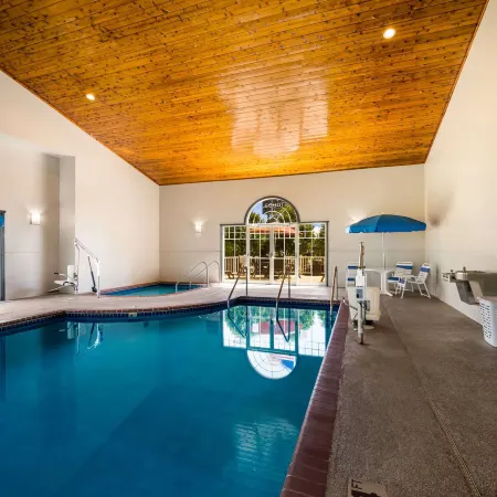 Country Inn & Suites by Radisson, Freeport, IL