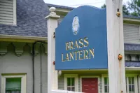 Brass Lantern Inn