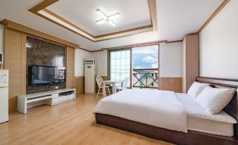 Tongyeong White Beach Pension
