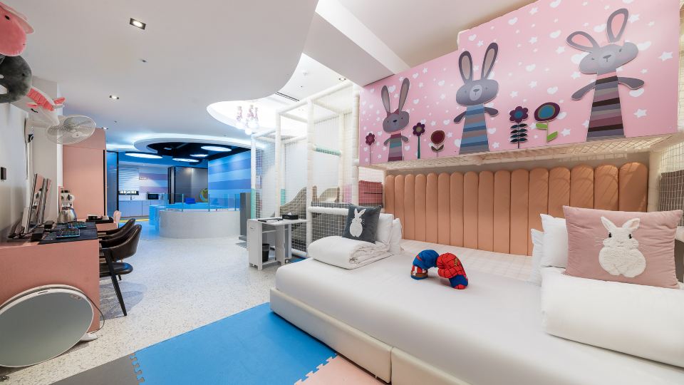 Almond Kids Hotel