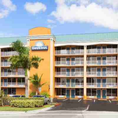 Days Inn by Wyndham Fort Lauderdale-Oakland Park Airport N Hotel Exterior