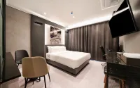 Hotel Hermes at Yongin Everland Station