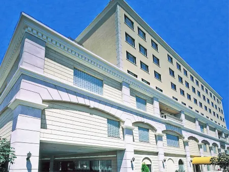 Hotel Monarque Tottori Отели рядом со станцией JR Tottoridaigakumae Station