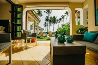 Beach House with Private access to the beach for 24 guest
