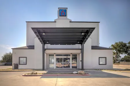 Motel 6 Cedar Park, TX
