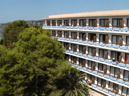AzuLine Hotel Bergantin