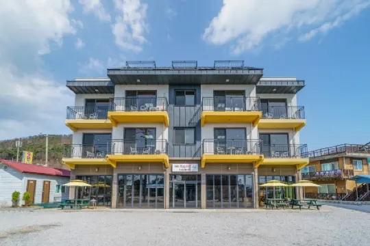 Buan Mohang Crystal Pension