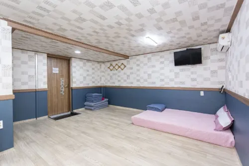 Busan Songjeong Lime Pension