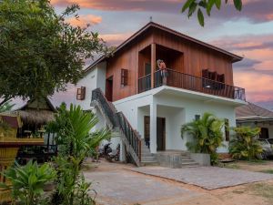 Villa Siem Reap - First Floor 2-Bedroom & Living Room