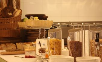 Bloom Hotel - Karol Bagh