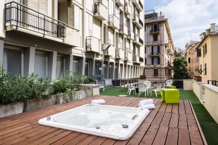 Hotel Nologo Отели рядом с достопримечательностью «Кафедральный собор Сан-Лоренцо»