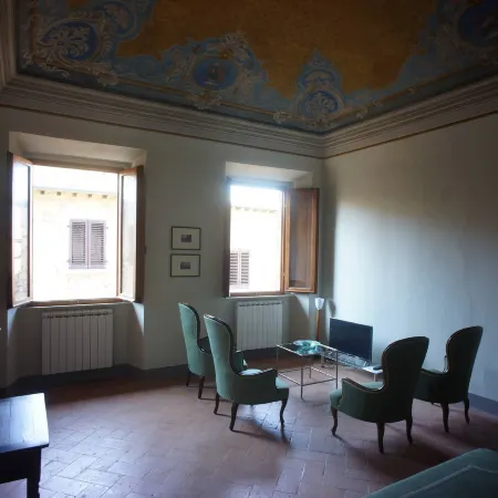 Volterra - Palazzo Contugi (XIV Sec)