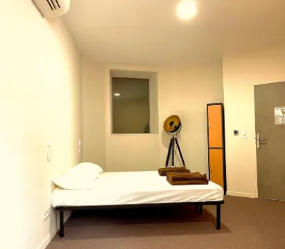 Hostel Flamingo Nimes Hotel a 