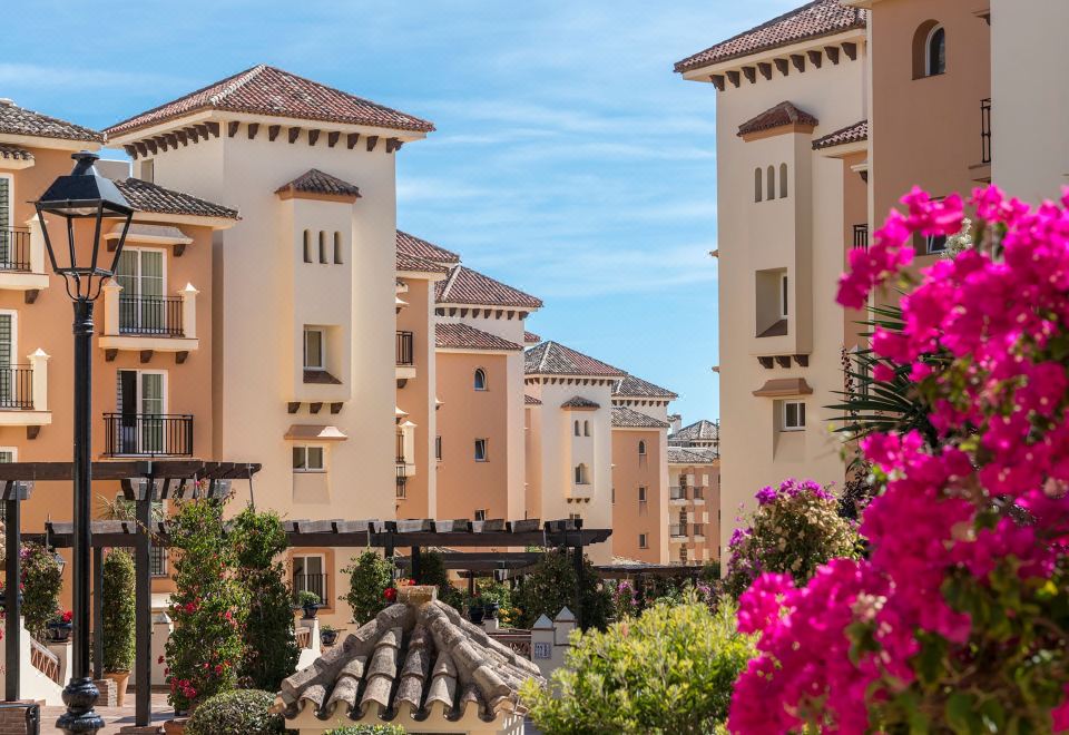 Hotel Marriott's Marbella Beach Resort, Exterior, Hotel Exterior