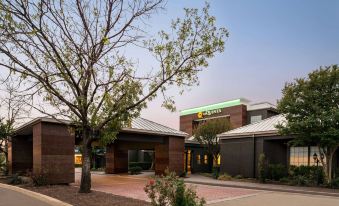 La Quinta Inn & Suites by Wyndham Round Rock North
