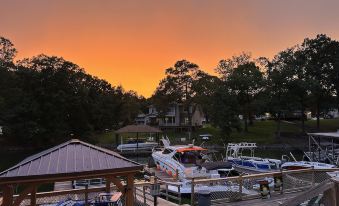 Lake Norman Hotel