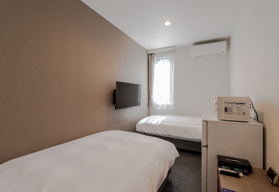 1. Hotel R9..