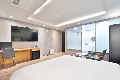 Ulsan Seongnamdong Brown Dot Hotels near Taehwaru