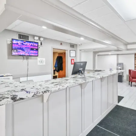 Red Roof Inn & Suites Fayetteville - Fort Bragg
