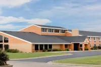 Baymont by Wyndham Marshalltown Hotels near Marshalltown Community College