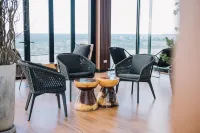 Sky View Luxury Pool Villa Hotels in Ban Na Doem