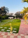 Aandra Lakestay Resort Campzone فنادق في Talegaon Dabhade