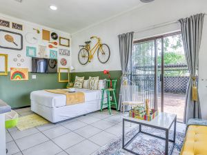 Chic Midtown Studio-1 Bed-solar-pool-fibre-samrand